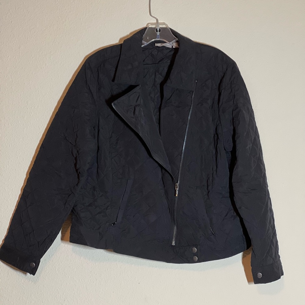 NWOT Size XL Croft & Barrow Quilted Soft Black Bomber Jacket Asymmetrical Design